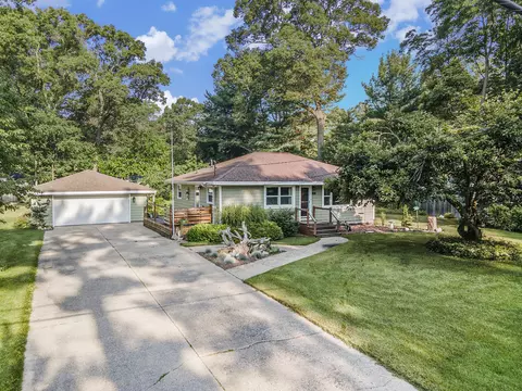 959 Horton Rd, Muskegon, MI 49445