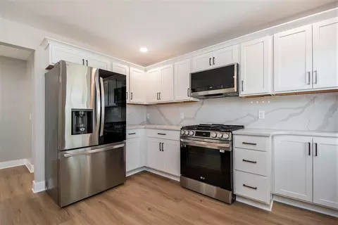 Kitchen - 333 E 120th St, Grant, MI 49327 photo 3 of 4