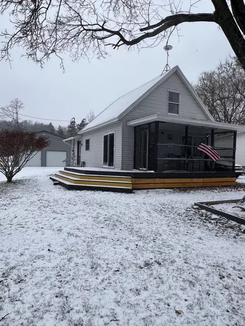 121 Water St, Belding, MI 48809 photo 2