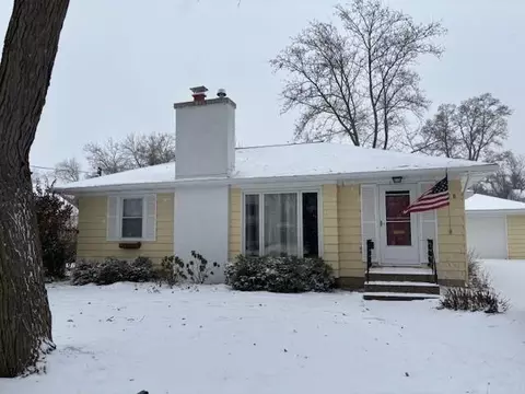 1038 Lake Grove Ave SE, Grand Rapids, MI 49506