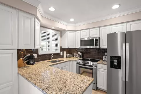9709 Roosevelt St, Taylor, MI 48180 photo 4