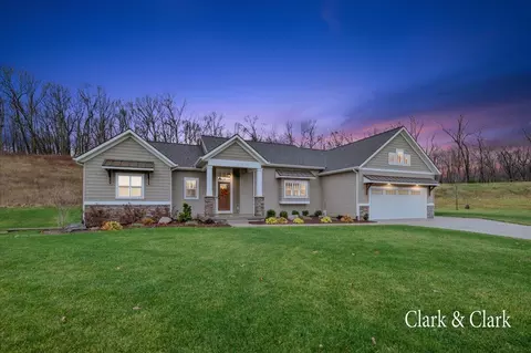12820 Den Houter Valley Dr, Lowell, MI 49331