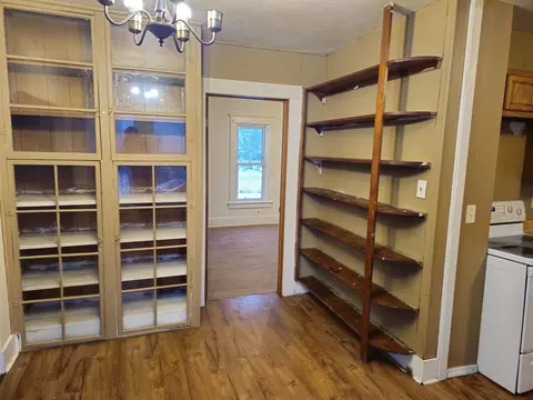 7 Avenue B, Springfield, MI 49037 photo 5