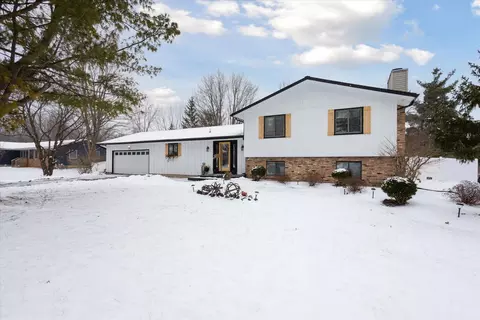 6967 Paddock Ln, Jackson, MI 49201
