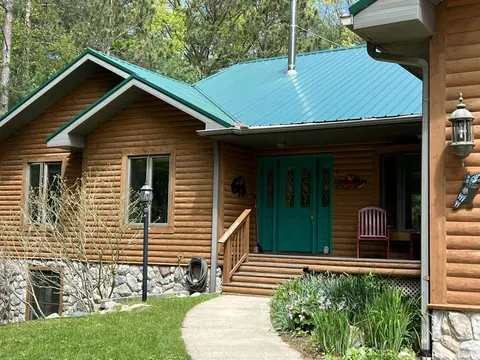 2985 Wildwood Rd, Manistee, MI 49660