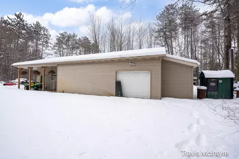 2118 Sunny Pine Dr, Dorr, MI 49323 photo 13