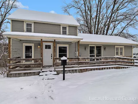 527 E Allegan St, Otsego, MI 49078