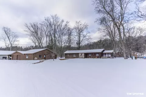 6499 W Bell Meadow Dr, Grant, MI 49327