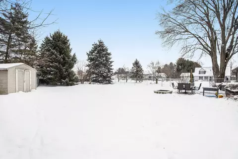 5985 Dewpointe Dr, Allendale, MI 49401 photo 2
