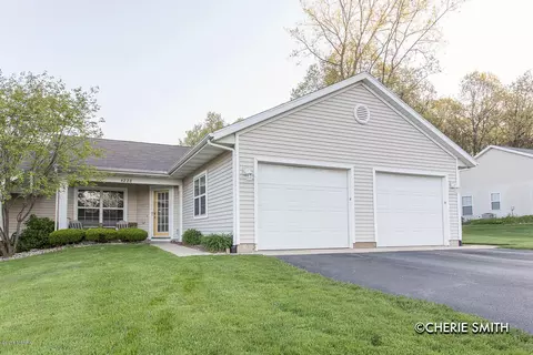 4228 Peak Ln NE #7, Grand Rapids, MI 49525