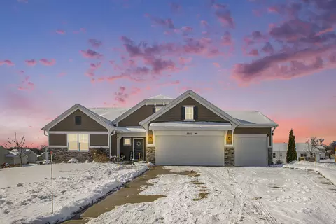 8503 Snowy Plover Rd SE, Caledonia, MI 49316