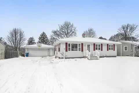 5543 Mick Ave SE, Kentwood, MI 49548