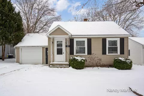 3316 Chestnut Ave SW, Grandville, MI 49418