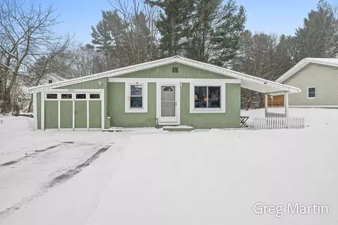 17652 Robbins Rd, Grand Haven, MI 49417