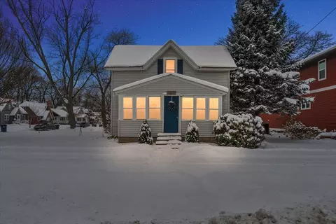 480 Pine Ave, Holland, MI 49423