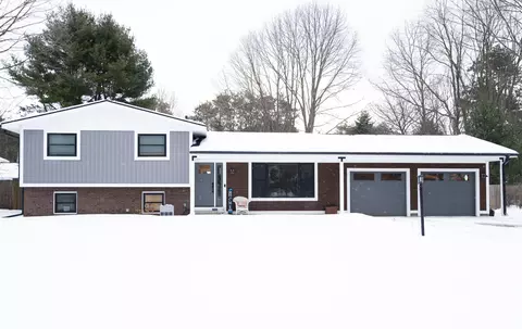 12120 Lakeshore Dr, Grand Haven, MI 49417