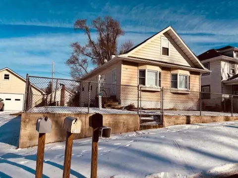 108 Cass Ave, Jackson, MI 49203