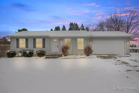 2742 Oldenburg Ct NE, Grand Rapids, MI 49525