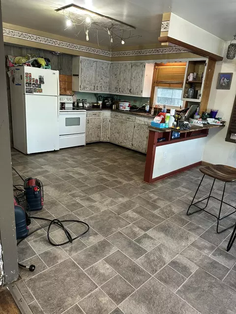 165 Wells St, Constantine, MI 49042 photo 5