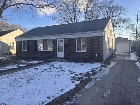 26580 Grandmont St, Roseville, MI 48066