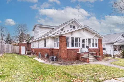 982 Ireland Ave, Muskegon, MI 49441