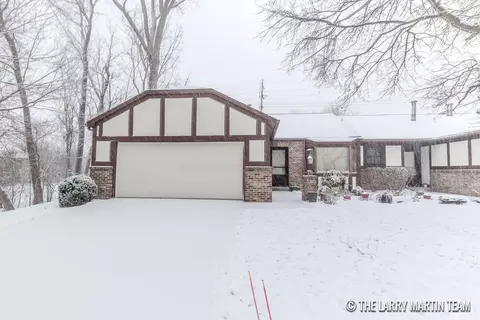 2055 Nathan Dr SE, Grand Rapids, MI 49508