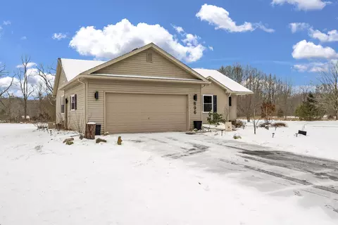 696 Cobblestone Trl, Howell, MI 48843 photo 6