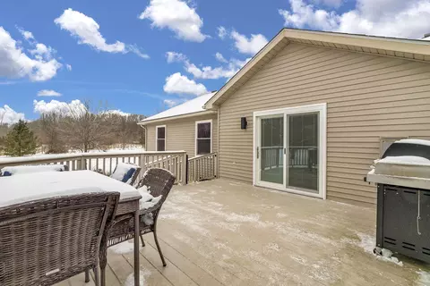 696 Cobblestone Trl, Howell, MI 48843 photo 42