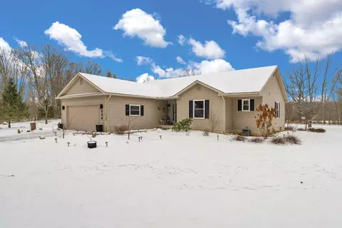 696 Cobblestone Trl, Howell, MI 48843 photo 7