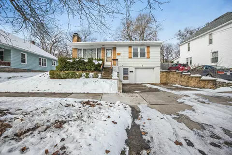 1517 Powers Ave NW, Grand Rapids, MI 49504