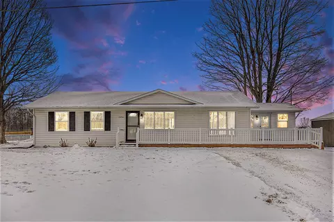 12741 Hoskins Ave NE, Cedar Springs, MI 49319