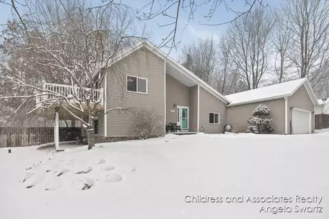1079 4 Mile Rd NE, Grand Rapids, MI 49525