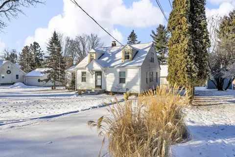 3432 Coolidge Rd, Jackson, MI 49203
