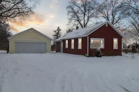 5992 12 Mile Rd NE, Rockford, MI 49341