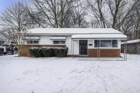 1324 Blossom Ave, Ypsilanti, MI 48198