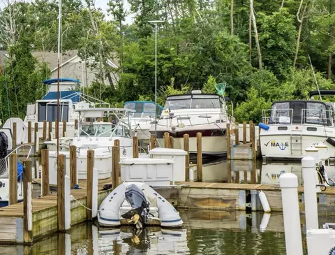 500 Virginia Ave #41, South Haven, MI 49090
