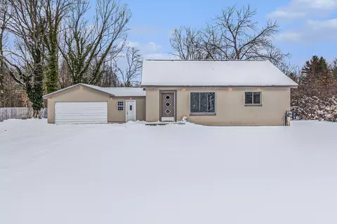 198 Farr Rd, Norton Shores, MI 49444