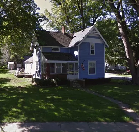 325 Mechanic St, Stockbridge, MI 49285