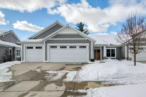 7737 Baldwin Woods Dr # 21, Jenison, MI 49428