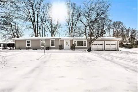 907 Sioux Dr, Union City, MI 49094