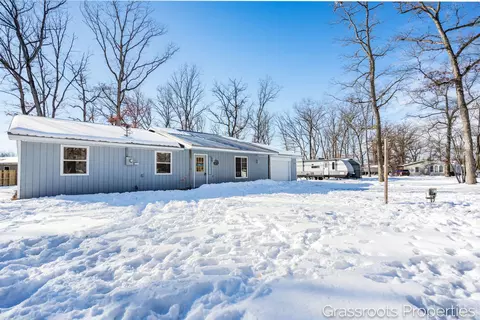 1478 Schondel St, White Cloud, MI 49349 photo 2
