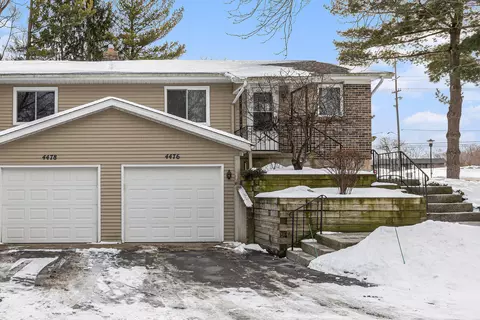 4476 N Valley Dr NE, Grand Rapids, MI 49525