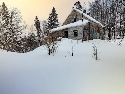 9803 Rousseau Rd, Ontonagon, MI 49953