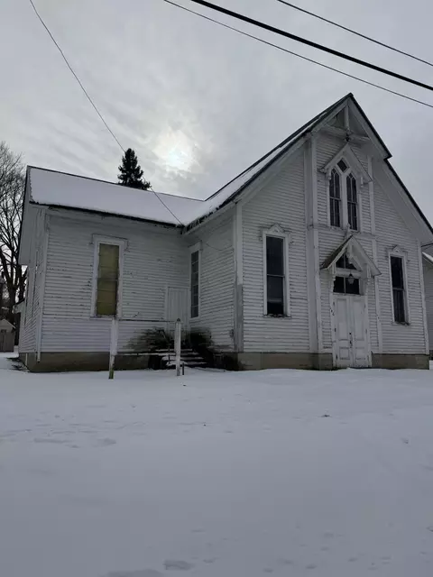 146 Church St, Saranac, MI 48881