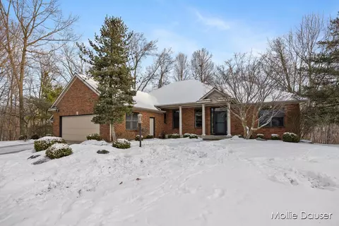 3340 Falcon Bluff Dr NE, Grand Rapids, MI 49525