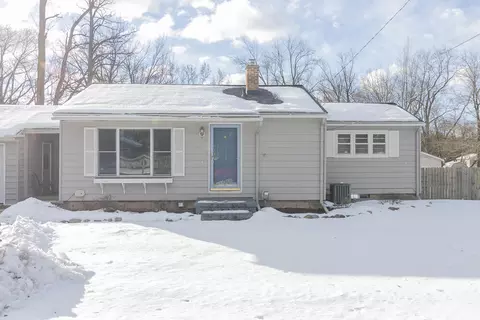 2228 Fairfield Rd, Portage, MI 49002