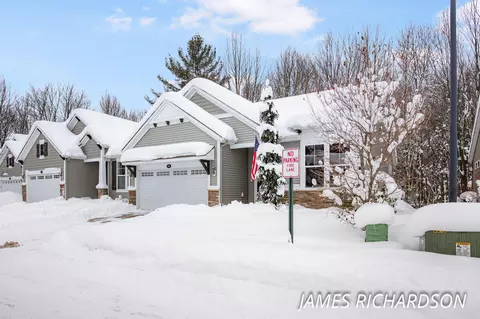 17001 Pickett Ln #16, Nunica, MI 49448
