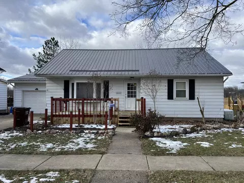 118 Oak St, Hudson, MI 49247