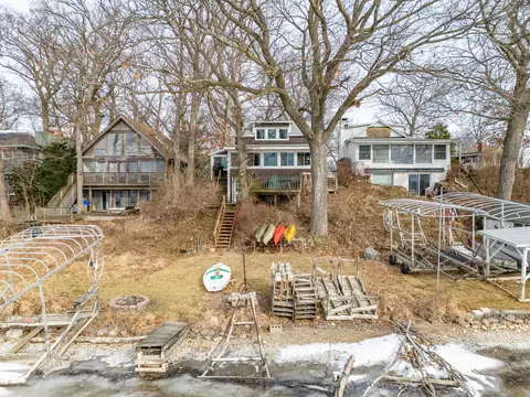 1248 Louise St, Pinckney, MI 48169