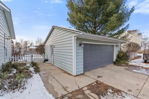 4186 Sandy Dr, Dorr, MI 49323 photo 3